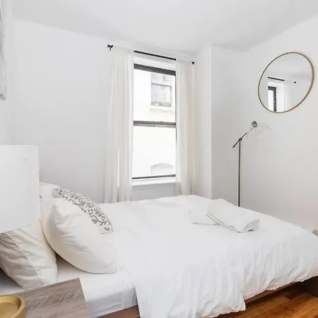 2Bed Bliss By Central Park North New York Exterior photo