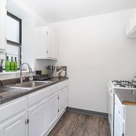 2Bed Bliss By Central Park North New York Exterior photo