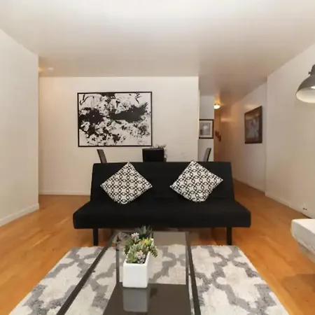 2Bed Bliss By Central Park North New York Exterior photo